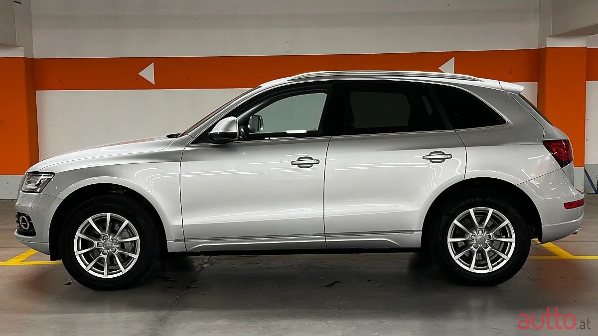 2012' Audi Q5 photo #5