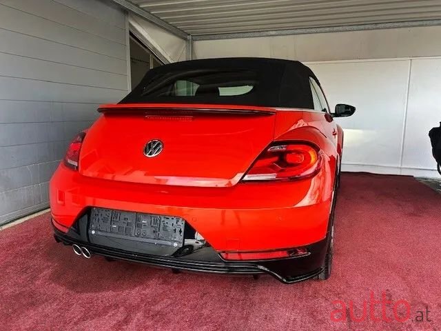 2017' Volkswagen Beetle photo #2