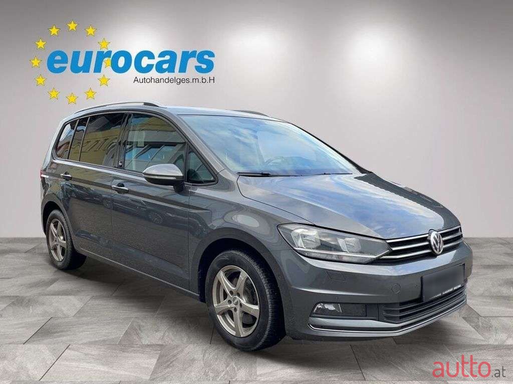 2017' Volkswagen Touran photo #3