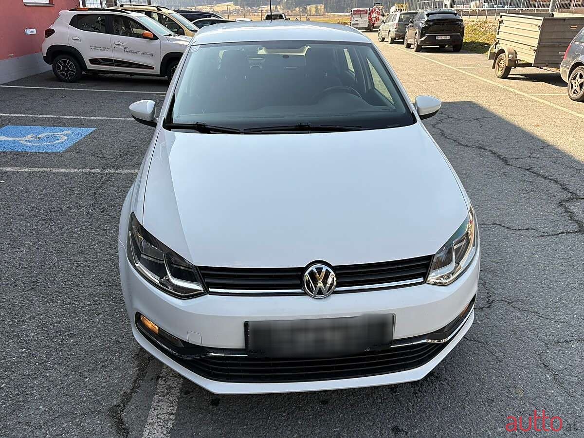 2014' Volkswagen Polo photo #3