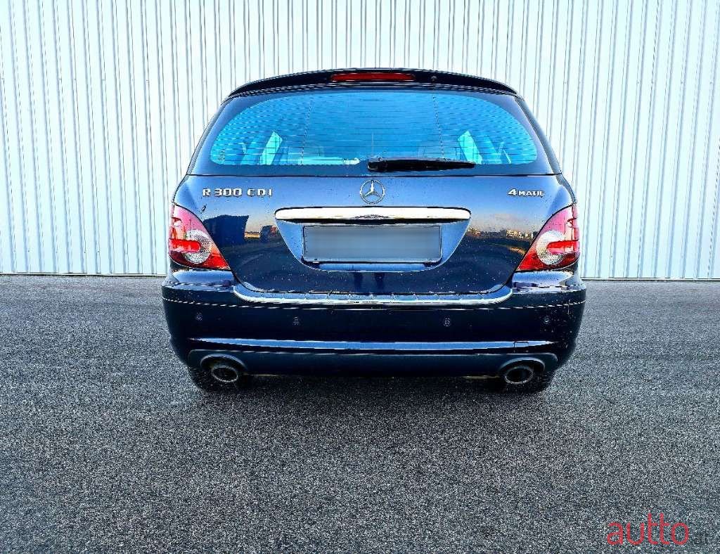 2010' Mercedes-Benz R-Klasse photo #5