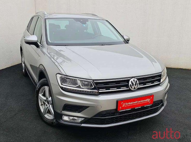 2016' Volkswagen Tiguan photo #1