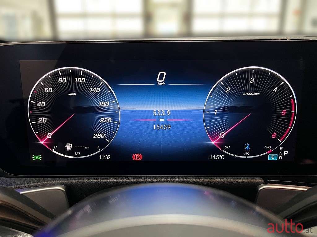 2024' Mercedes-Benz GLB photo #5