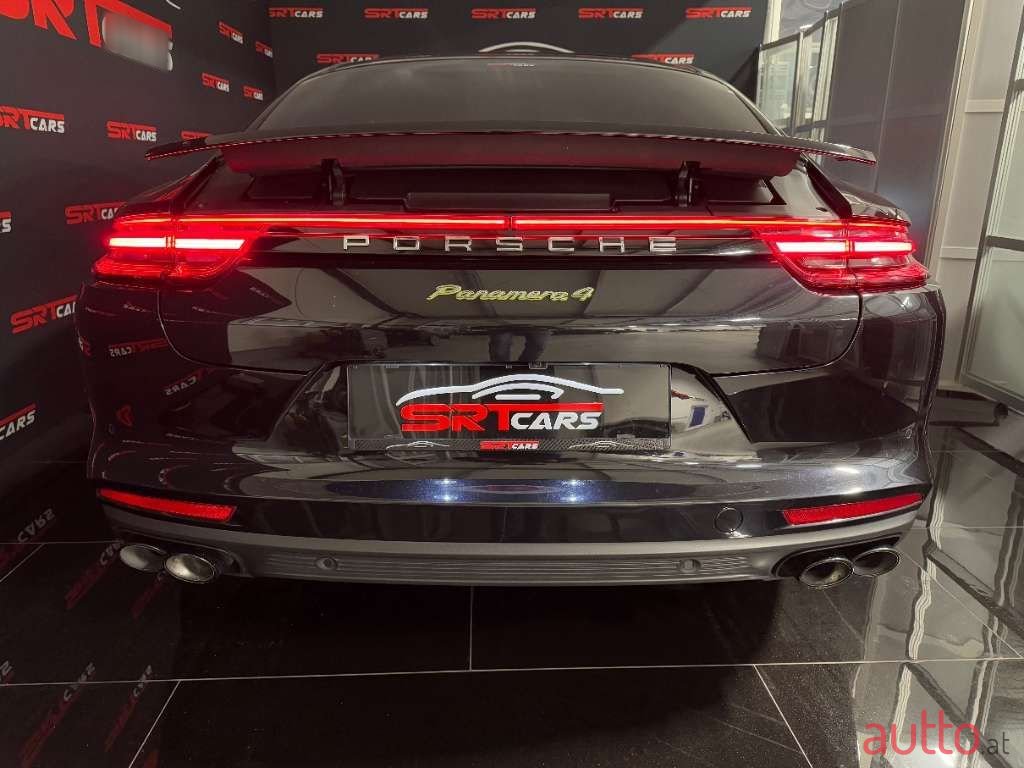 2020' Porsche Panamera photo #6