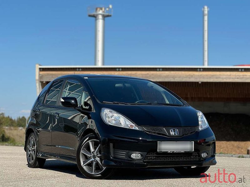 2013' Honda Jazz photo #1