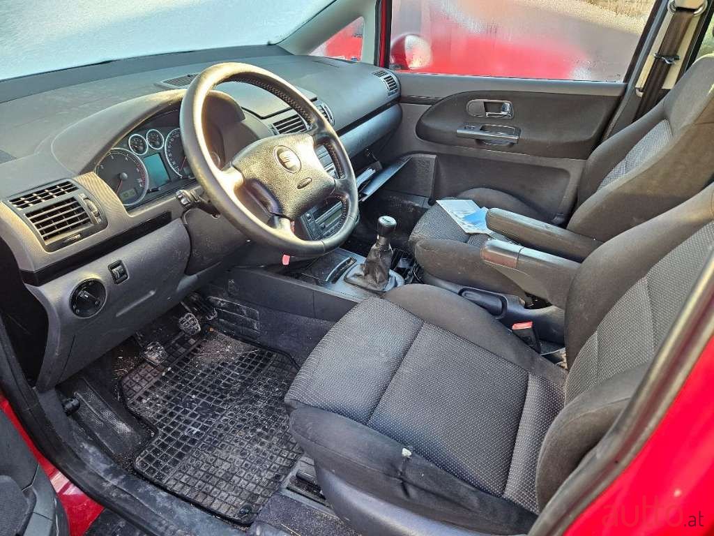 2009' SEAT Alhambra photo #3