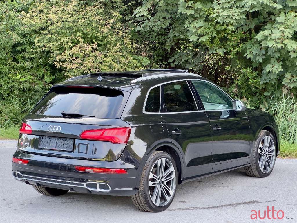 2019' Audi Q5 photo #6