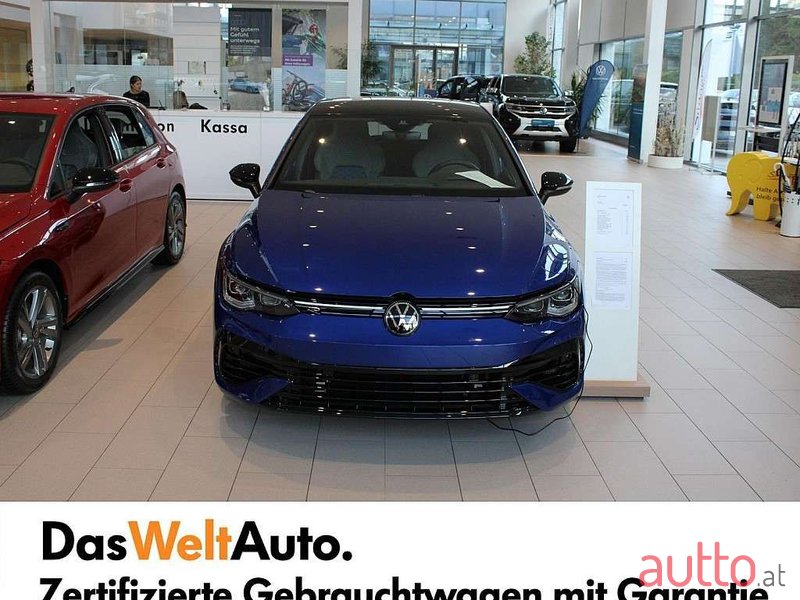 2023' Volkswagen Golf photo #3