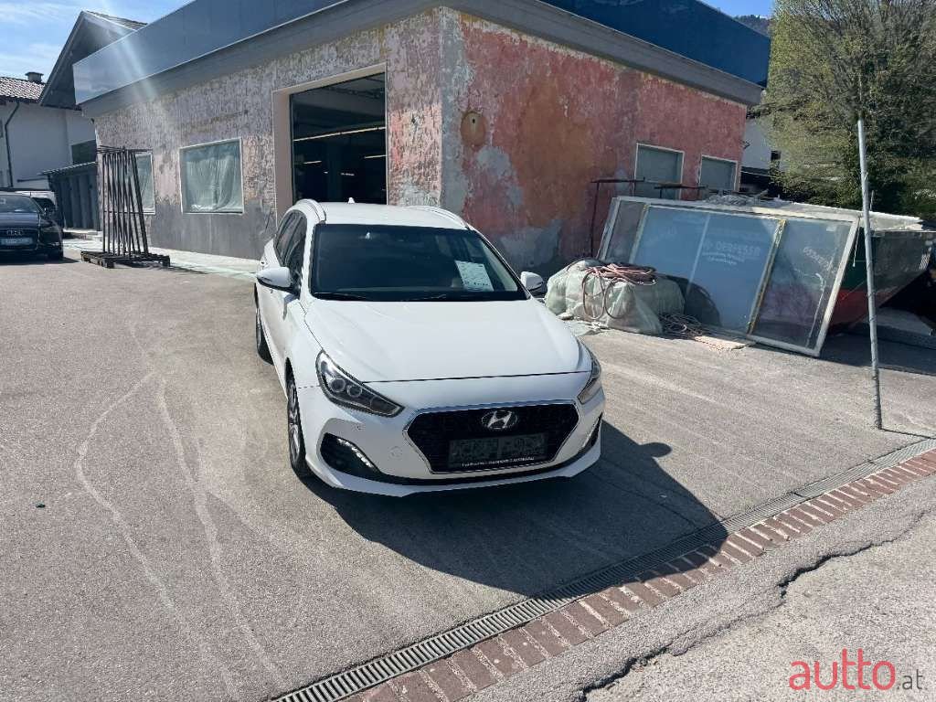 2019' Hyundai i30 photo #4