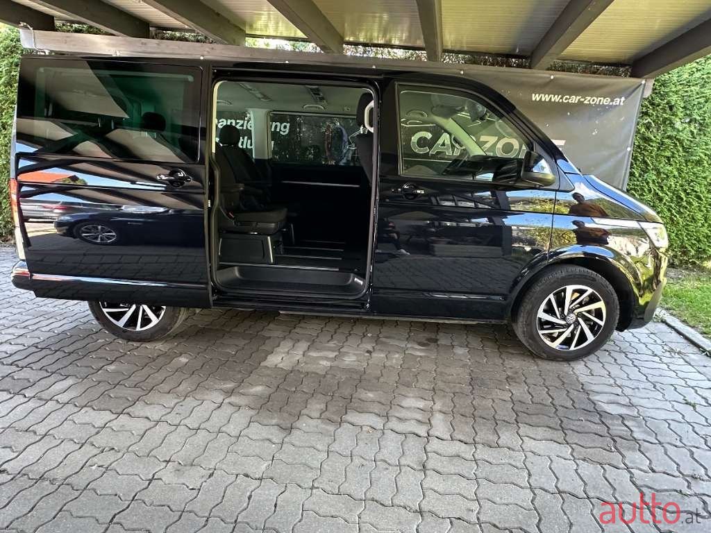 2023' Volkswagen Multivan photo #6