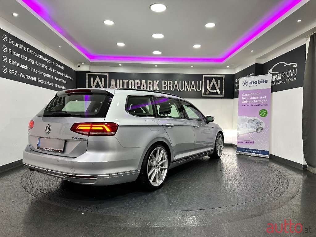 2016' Volkswagen Passat photo #6