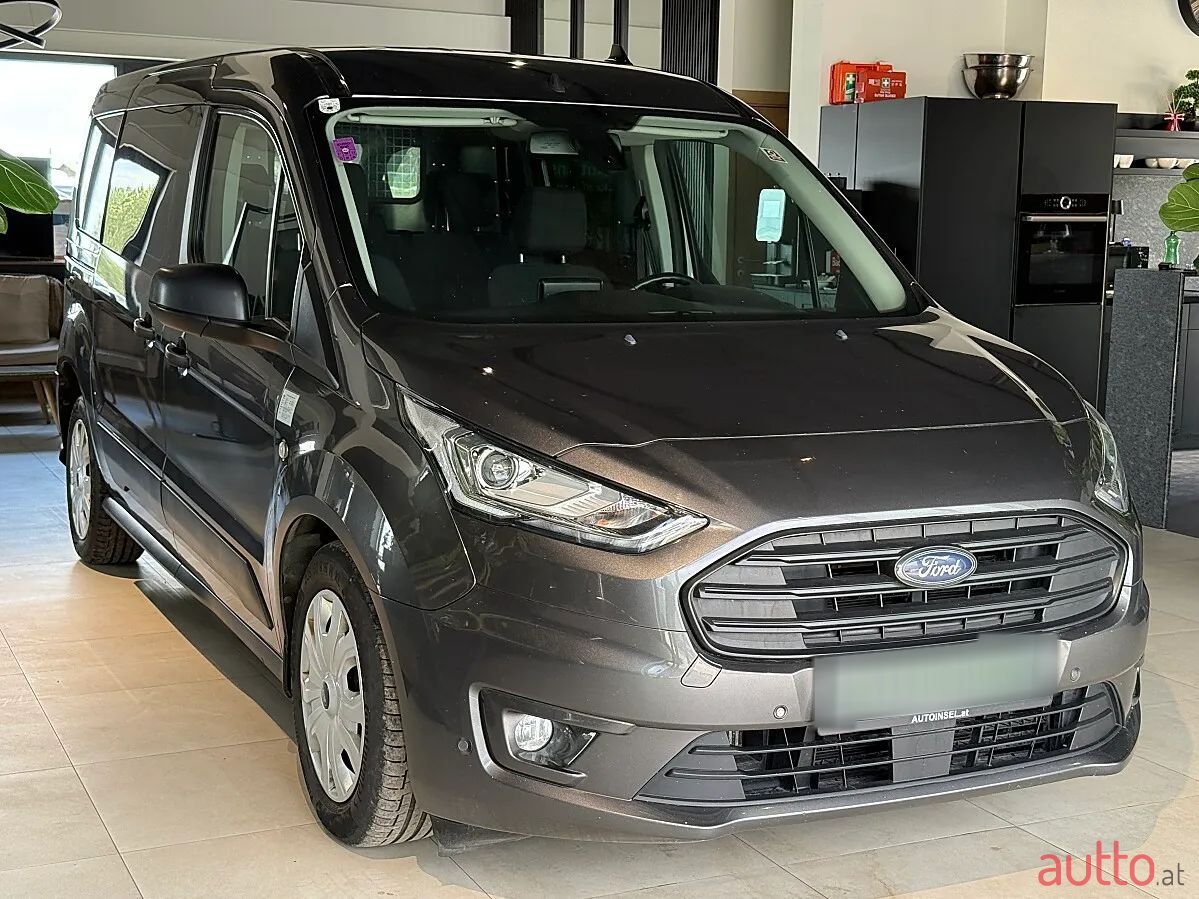 2023' Ford Tourneo photo #2