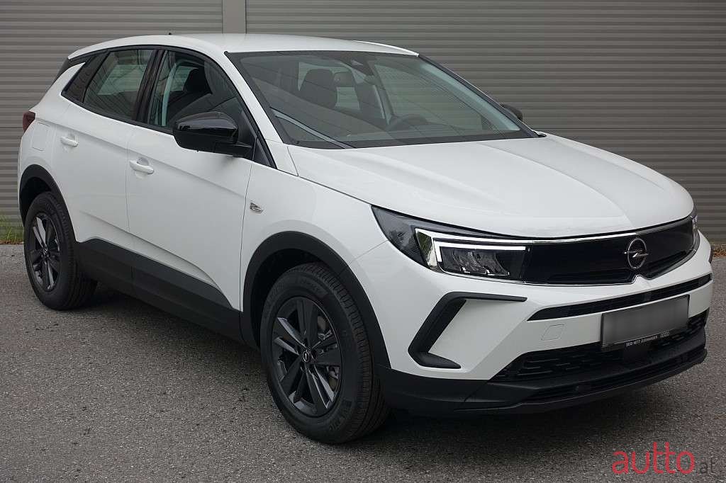 2022' Opel Grandland X photo #3