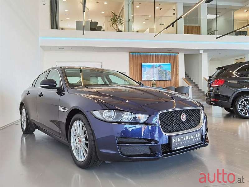 2016' Jaguar Xe photo #4