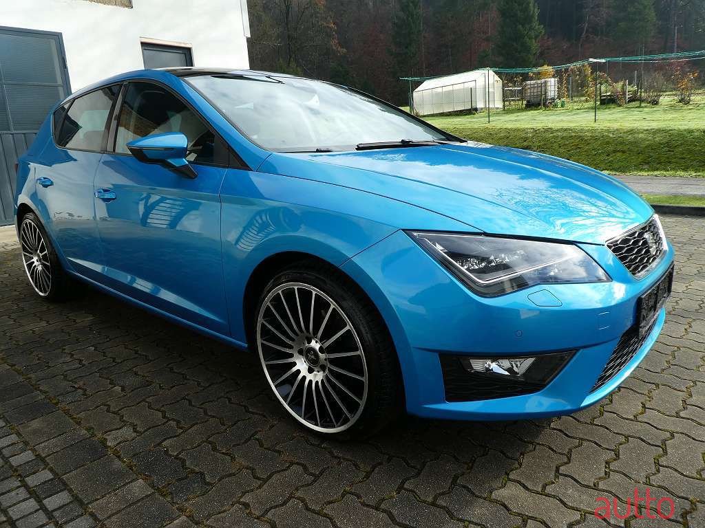 2013' SEAT Leon photo #3