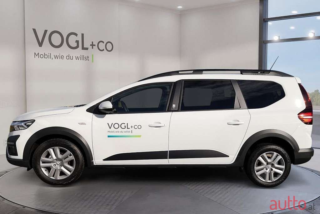 2022' Dacia Jogger photo #2