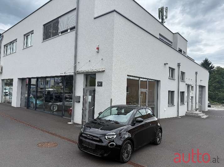 2021' Fiat 500e photo #2