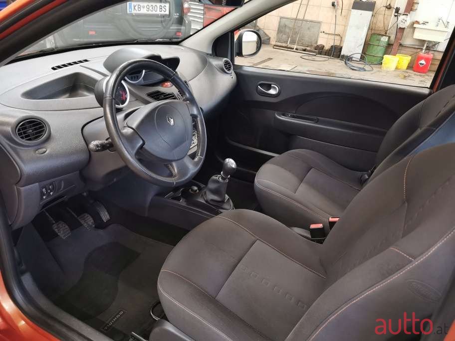 2008' Renault Twingo photo #5