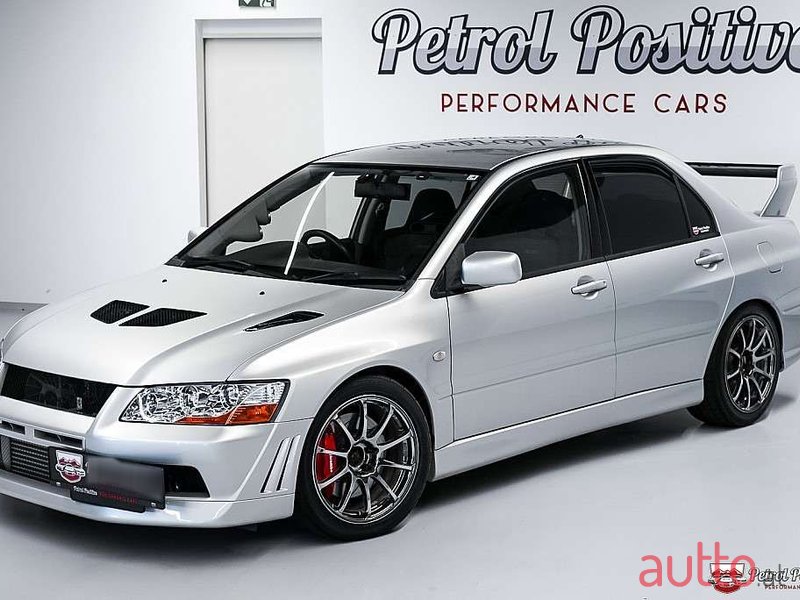 2001' Mitsubishi Lancer photo #2