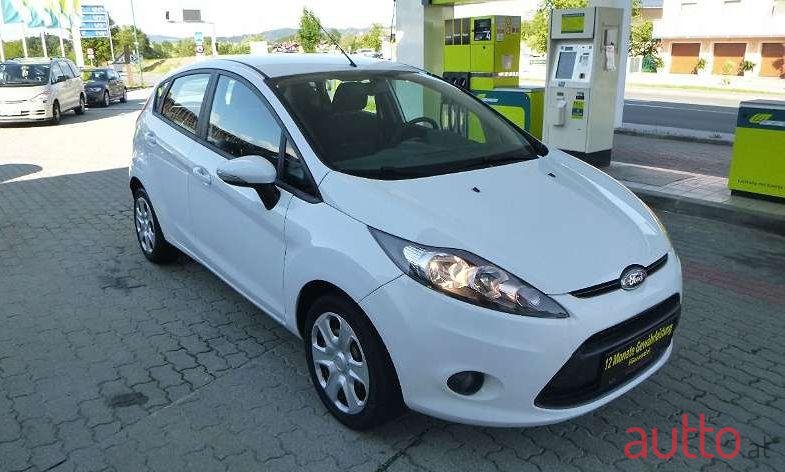 2010' Ford Fiesta photo #3