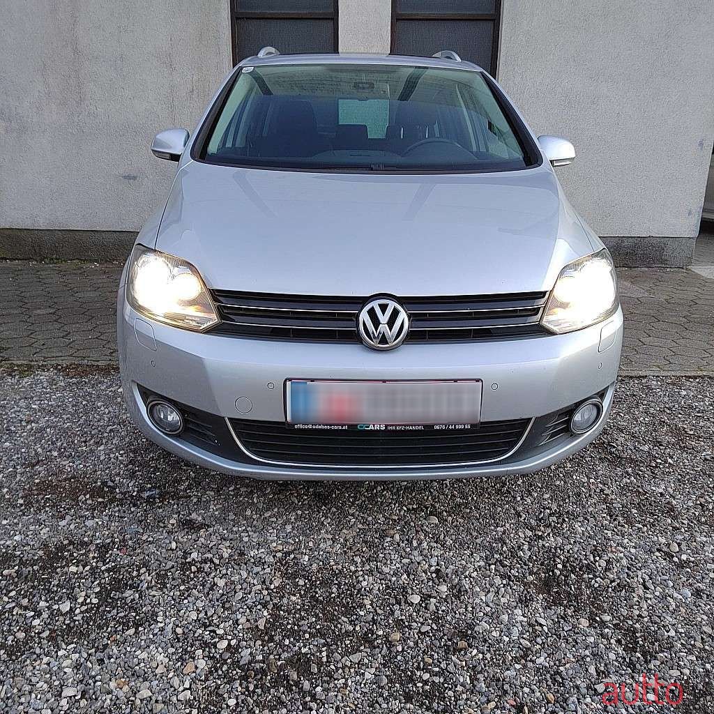 2013' Volkswagen Golf photo #3