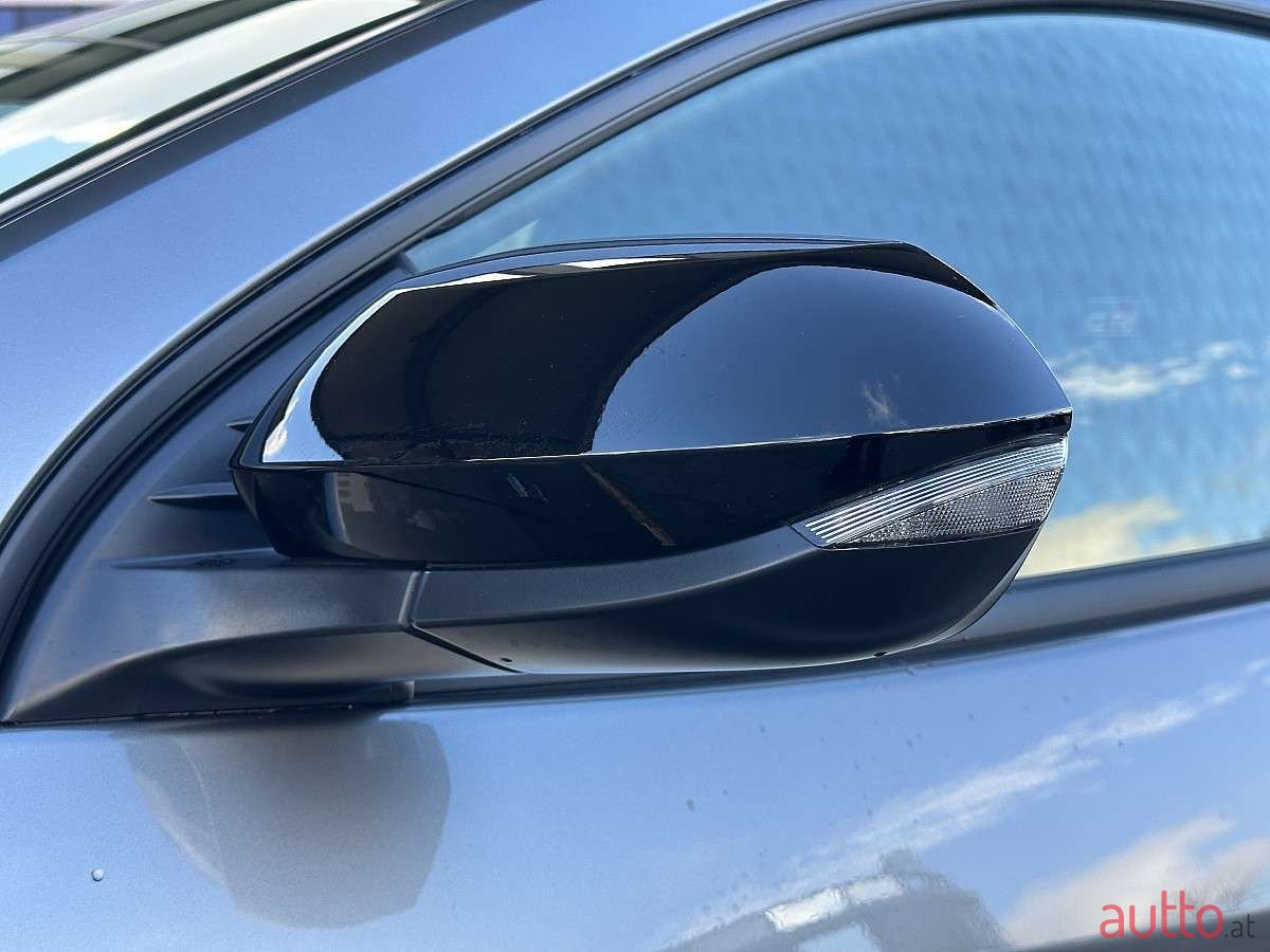 2024' Toyota Yaris photo #6