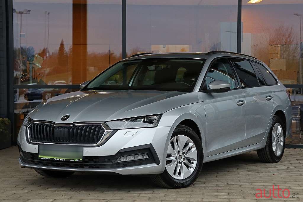 2020' Skoda Octavia photo #1