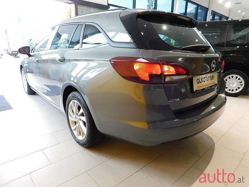 2020' Opel Astra photo #1