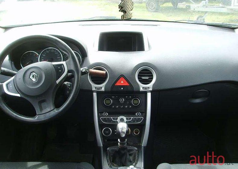 2010' Renault Koleos photo #3
