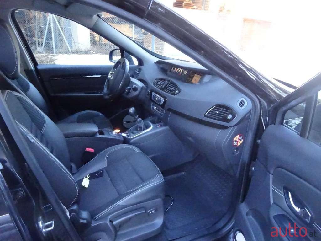 2016' Renault Scenic photo #2