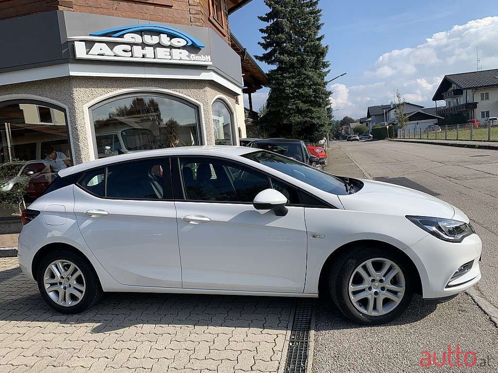 2017' Opel Astra photo #3