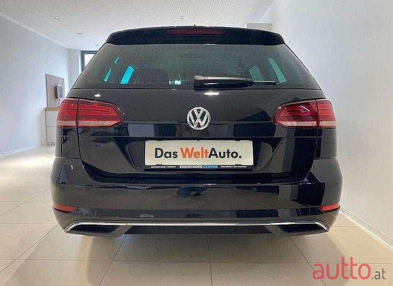 2017' Volkswagen Golf photo #1