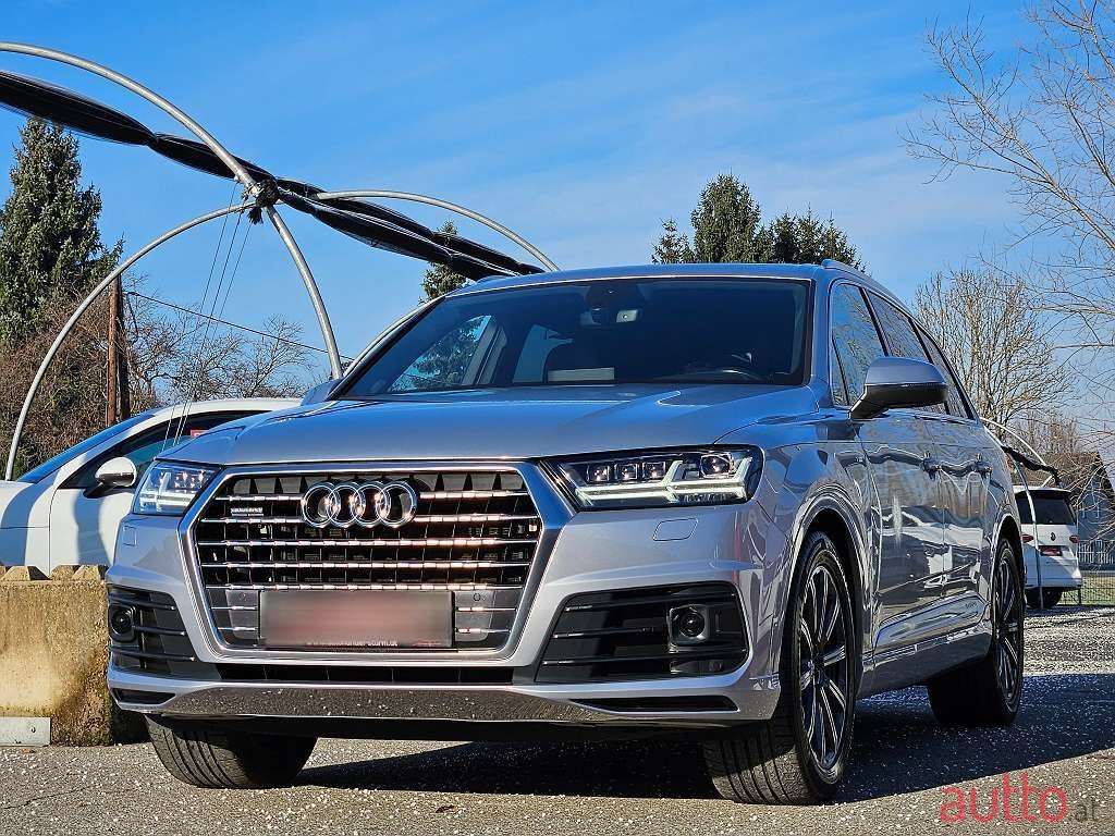 2015' Audi Q7 photo #5