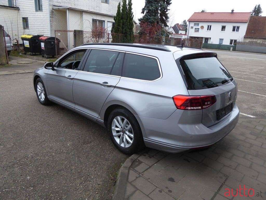 2022' Volkswagen Passat photo #3