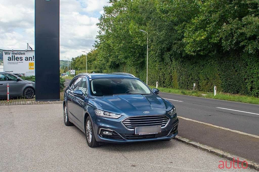 2021' Ford Mondeo photo #2