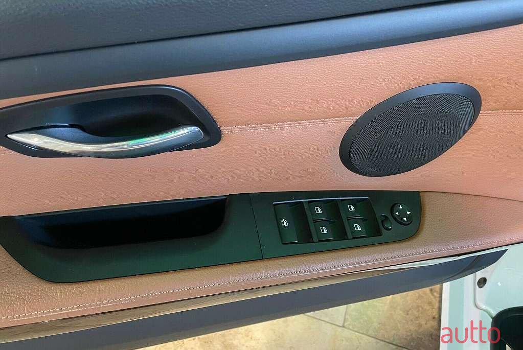 2012' BMW 3Er-Reihe photo #6