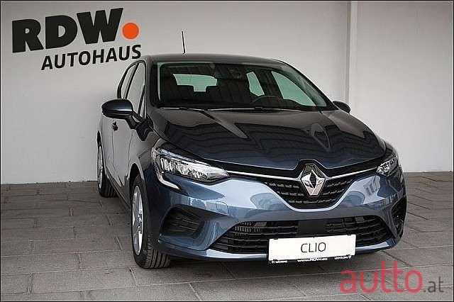 2022' Renault Clio photo #1