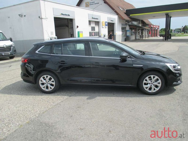 2019' Renault Megane photo #3