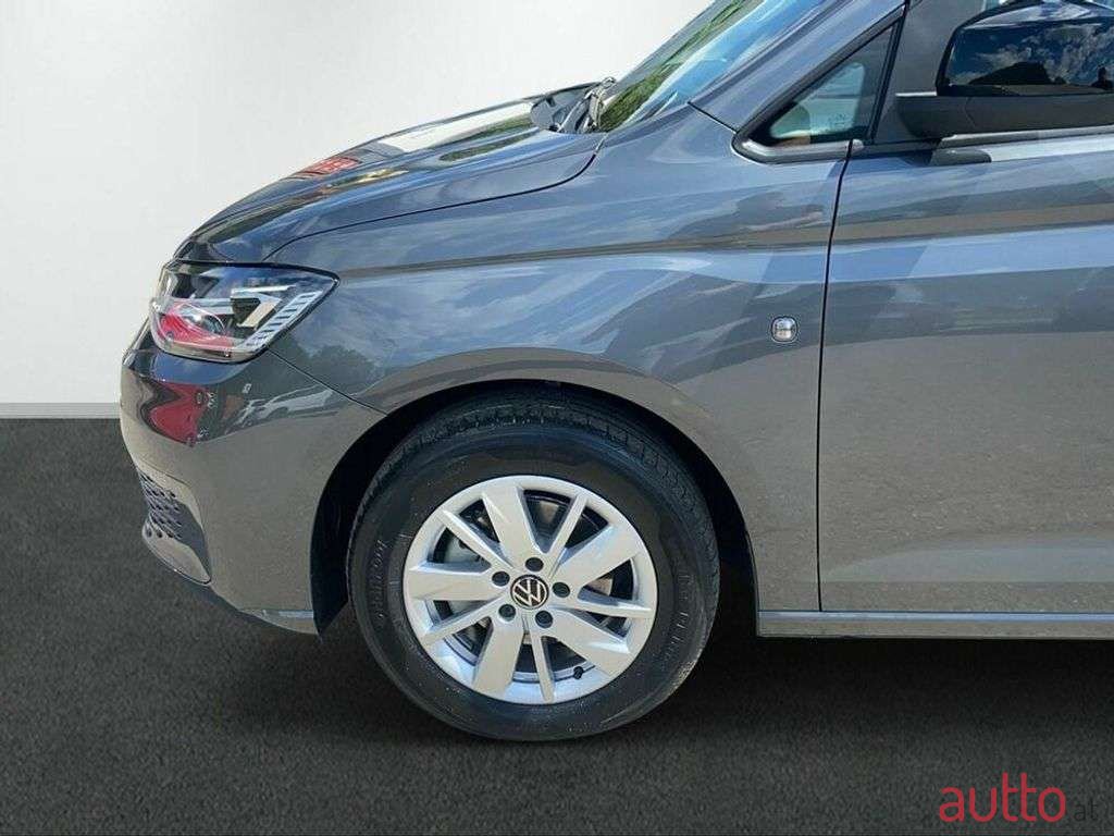 2022' Volkswagen Caddy photo #4