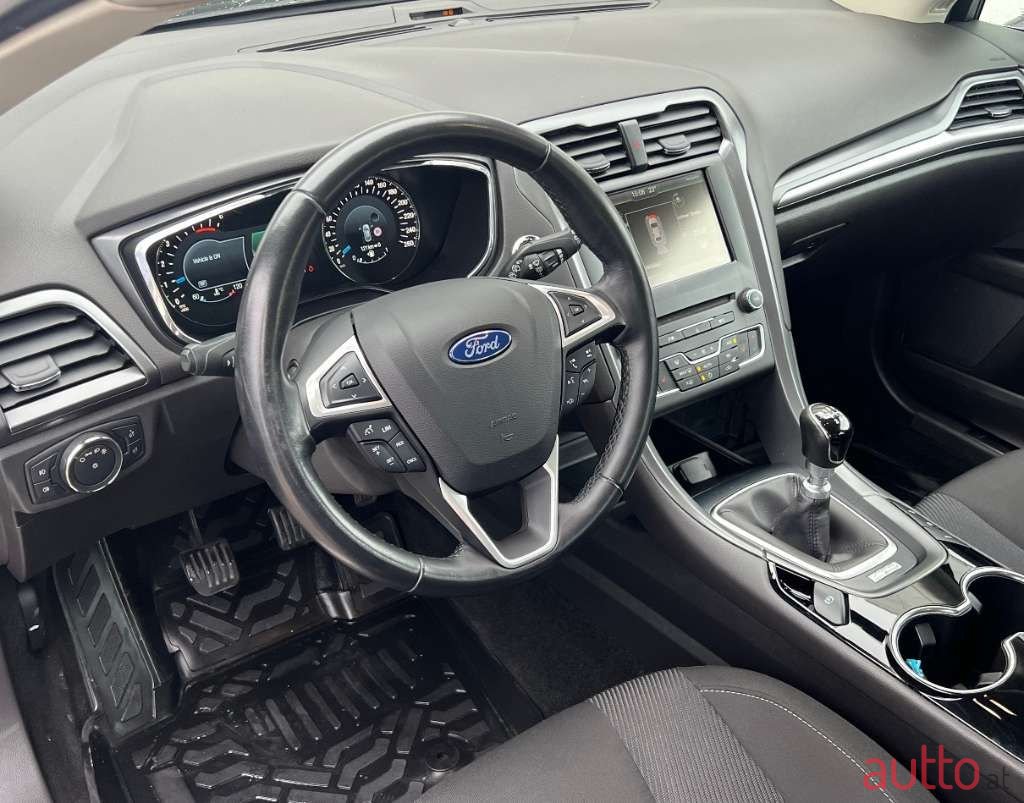 2015' Ford Mondeo photo #5