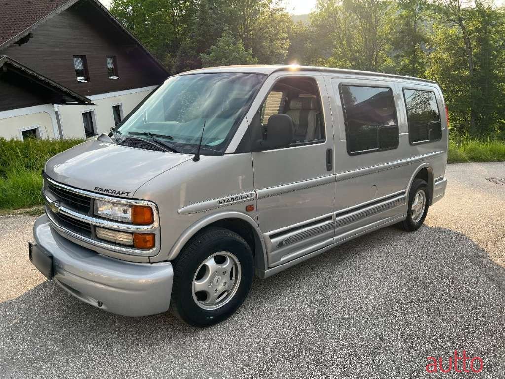 2000' Chevrolet Starcraft photo #1