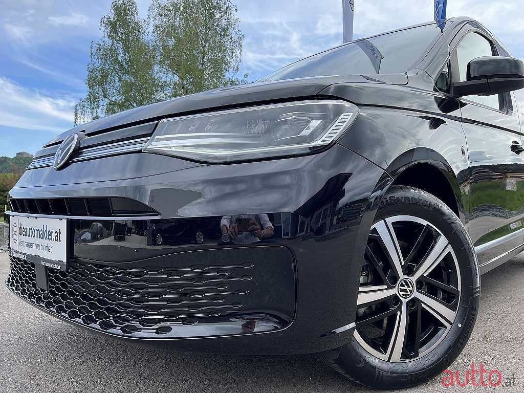 2023' Volkswagen Caddy photo #2