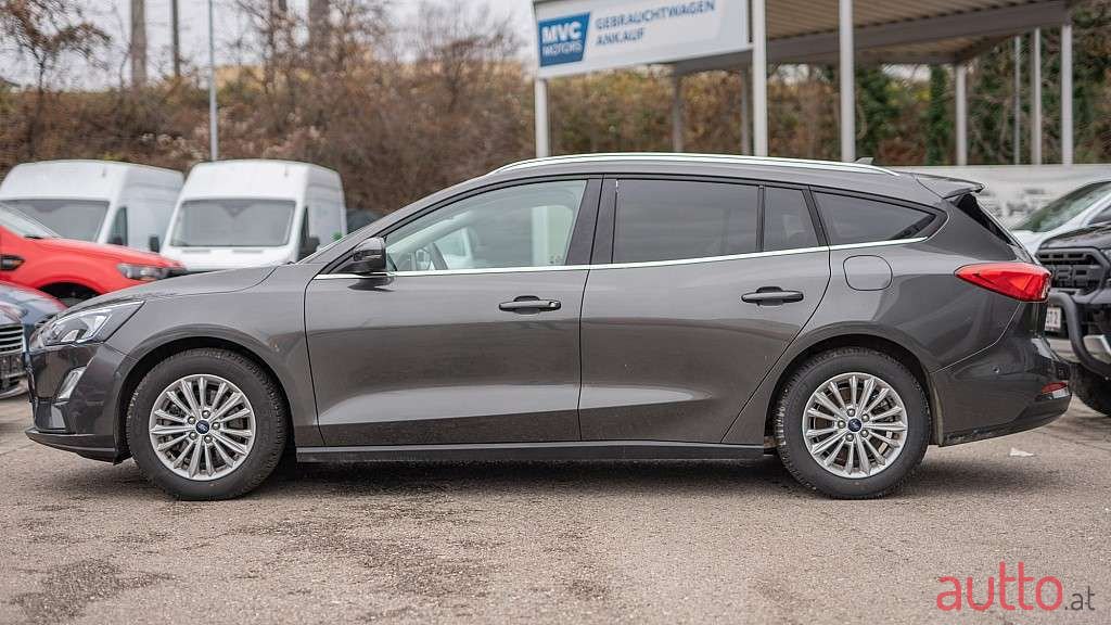 2020' Ford Focus photo #4