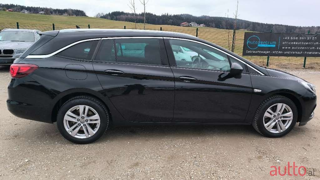 2019' Opel Astra photo #5