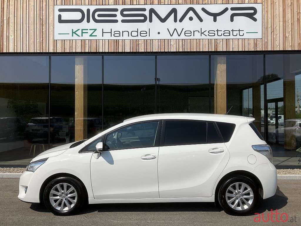 2016' Toyota Verso photo #2