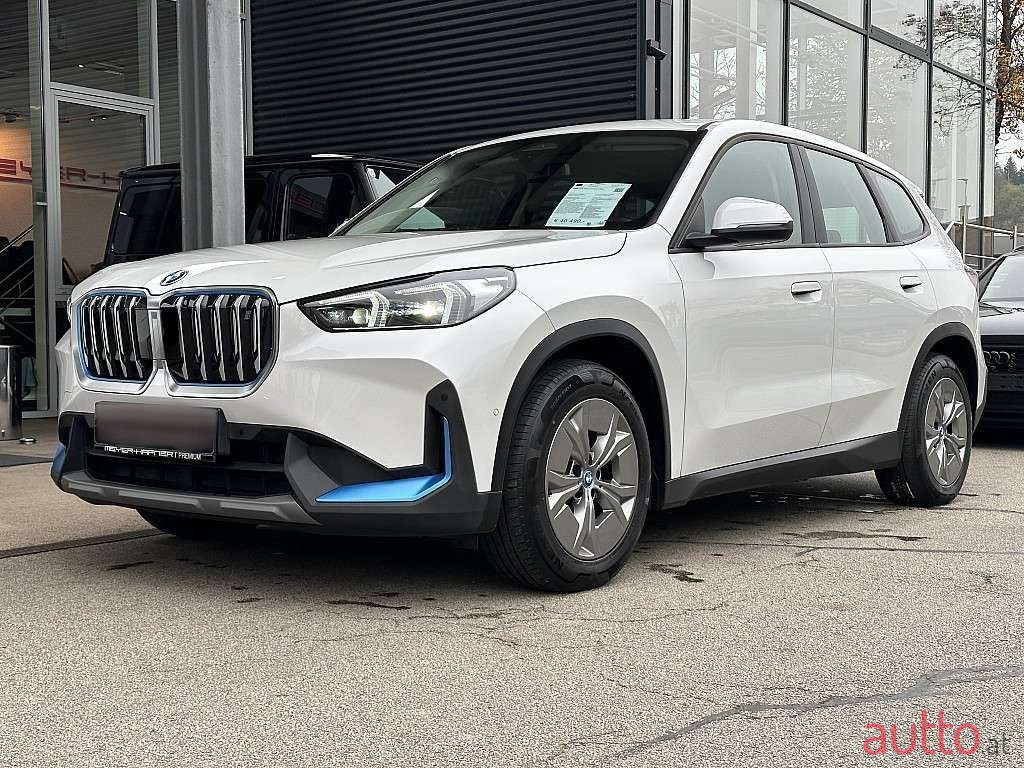 2022' BMW iX1 photo #2