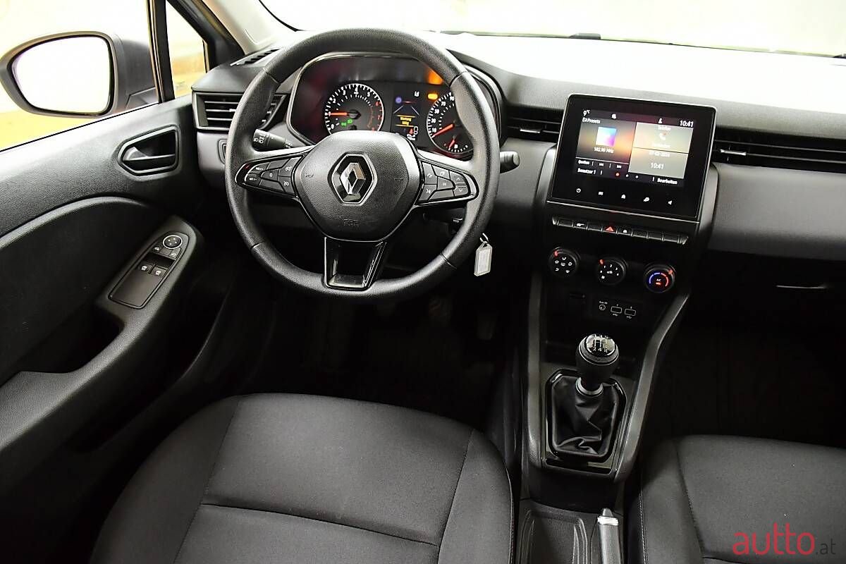 2021' Renault Clio photo #2