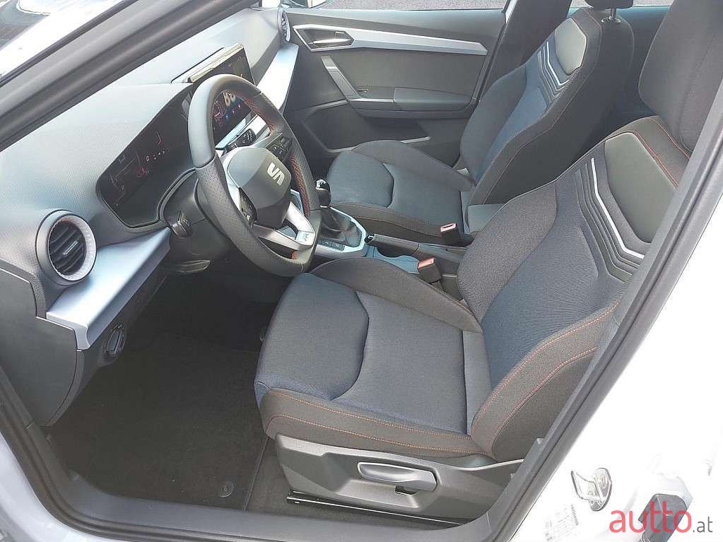 2023' SEAT Arona photo #6
