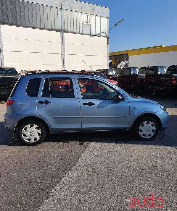 2004' Mazda Mazda2 photo #1