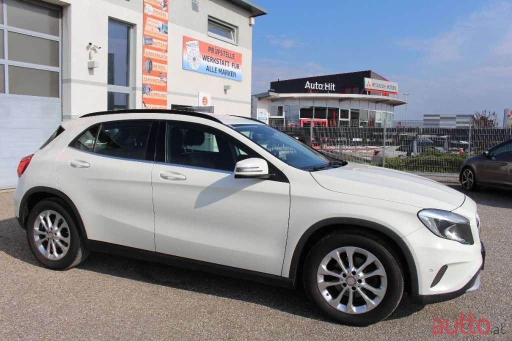 2015' Mercedes-Benz Gla-Klasse photo #4